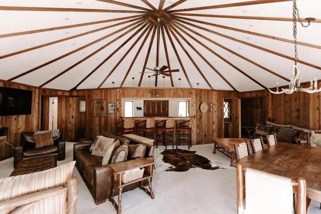Cabin With Treehouse Views, 3 King Beds, 4 Bunks, And Large Hot Tub! Gatlinburg Esterno foto