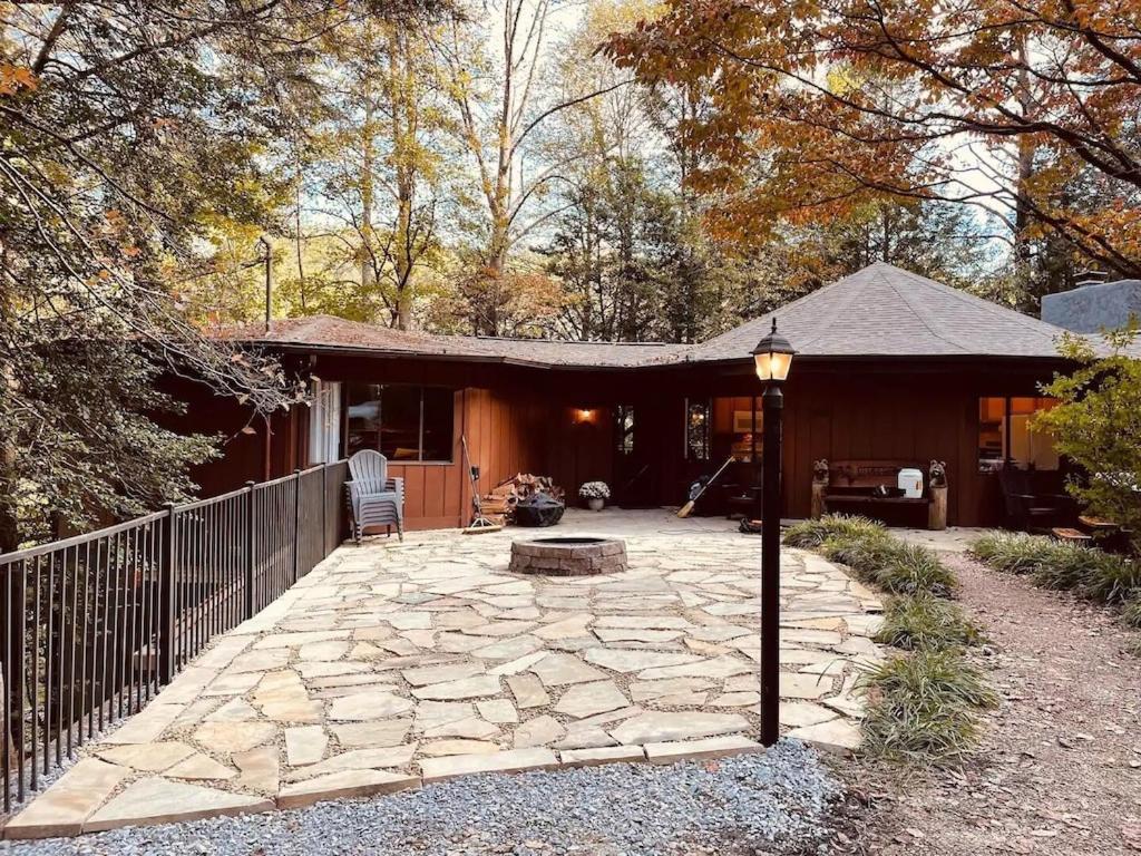 Cabin With Treehouse Views, 3 King Beds, 4 Bunks, And Large Hot Tub! Gatlinburg Esterno foto
